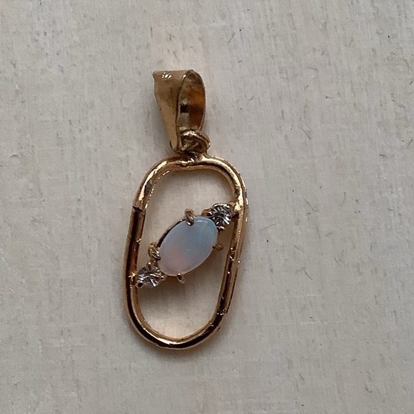 TLC New vintage SS Fire Opal dainty pendant charm - Picture 1 of 14